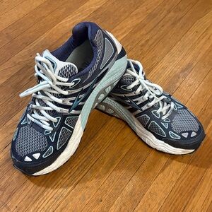 Brooks Women's Athletic Running Shoes - Navy and Light Blue